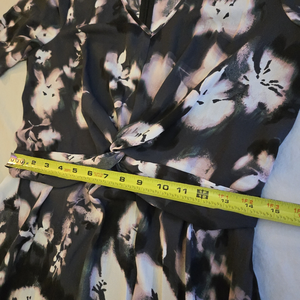 Simply Vera Vera Wang Floral Flutter Twist Knot Front Dress Charcoal Purple EB3 - Picture 9 of 13